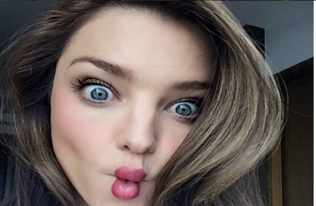 'विक्टोरिया सीक्रेट ऐंजल' मिरांडा केर Happy Birthday