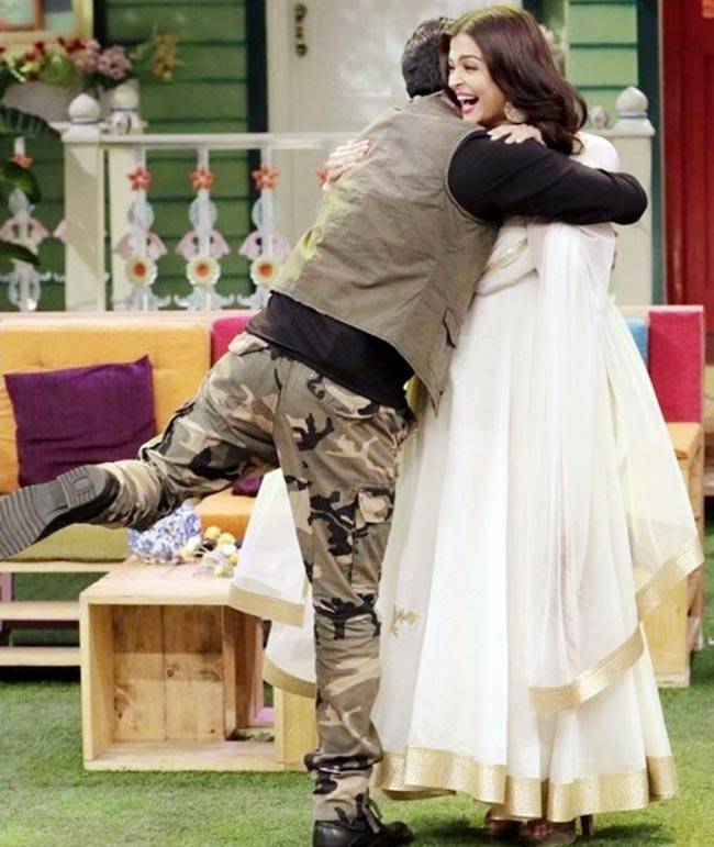 जब कपिल शर्मा ने ऐश्वर्या को जकड़ा बाहों में...