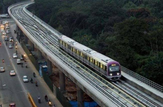 26 अप्रैल 2016: तस्वीरों में देखें दिनभर की बड़ी खबरें