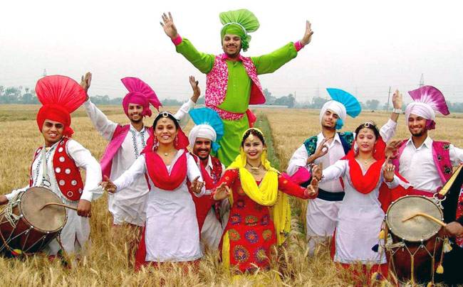 जानें भारत की इन मशहूर नृत्‍य कलाओं के बारे में...