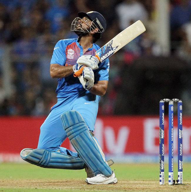 WT20: गेंदबाजों के घटिया प्रदर्शन से हारा भारत, वेस्टइंडीज फाइनल में