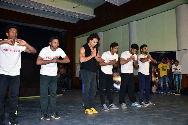 टाइगर ने श्रद्धा कपूर को ऐसे सीखाया कुंग फू!