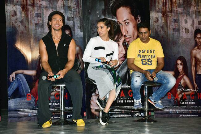 टाइगर ने श्रद्धा कपूर को ऐसे सीखाया कुंग फू!