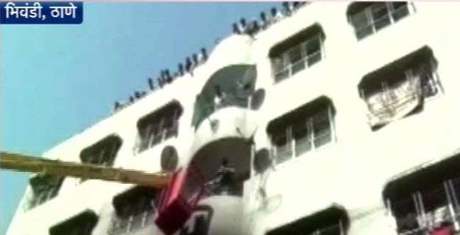 भिवंडी में चार मंजिला इमारत में आग की भयावह तस्वीरें