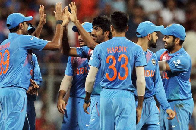 WT20: गेंदबाजों के घटिया प्रदर्शन से हारा भारत, वेस्टइंडीज फाइनल में