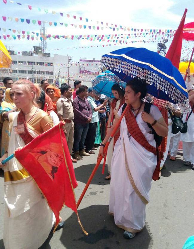 शाही स्नान के साथ शुरू हुआ सिंहस्थ कुंभ, लाखों श्रद्धालुओं ने लगाई डुबकी