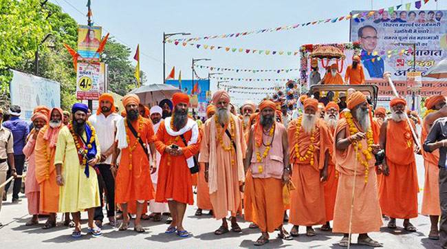 शाही स्नान के साथ शुरू हुआ सिंहस्थ कुंभ, लाखों श्रद्धालुओं ने लगाई डुबकी