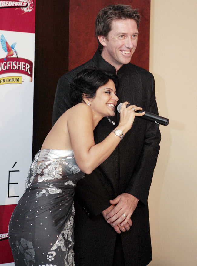 क्रिकेट, ग्लैमर और फैशन दीवा मंदिरा बेदी को जन्‍मदिन मुबारक