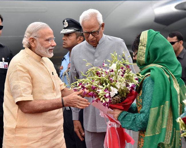 तस्वीरों में देखें पीएम मोदी का कटरा दौरा