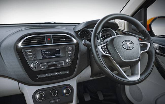 Tata Tiago हुई लॉन्च, तस्वीरों में देखें इसमें क्या है खास