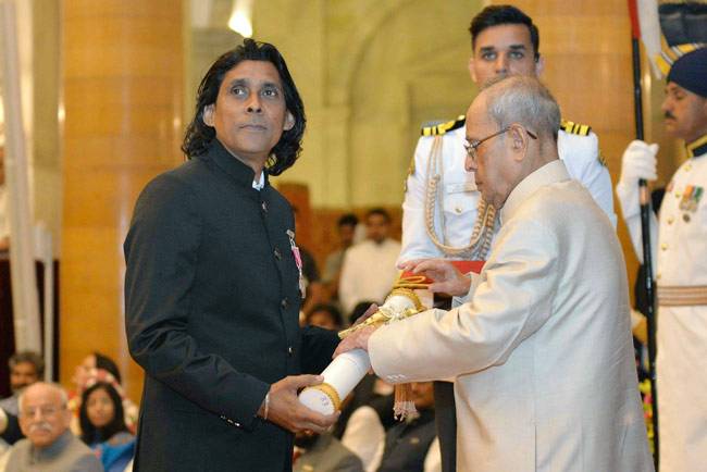 राष्ट्रपति ने प्रियंका-रजनीकांत समेत कई हस्तियों को दिए पद्म पुरस्कार