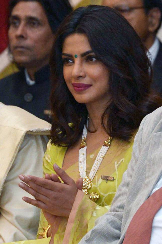 राष्ट्रपति ने प्रियंका-रजनीकांत समेत कई हस्तियों को दिए पद्म पुरस्कार