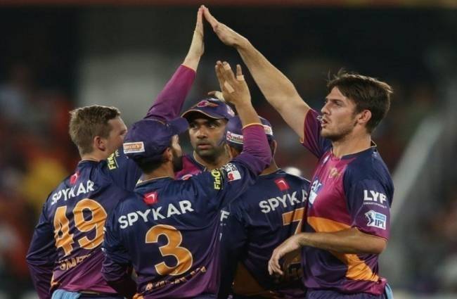 26 अप्रैल 2016: तस्वीरों में देखें दिनभर की बड़ी खबरें