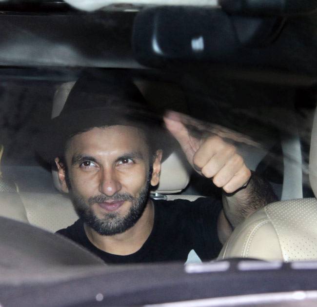 'फैन' की स्क्रीनिंग पर रणवीर सिंह, तब्बू और शाहरुख संग नजर आए सितारे