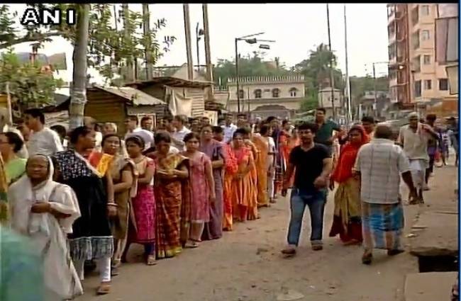 25 अप्रैल 2016: तस्वीरों में देखें दिनभर की बड़ी खबरें