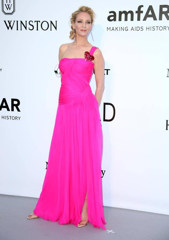 amfAR गाला में मल्ल‍िका ने पहनी भद्दी ड्रेस, सोनम दिखीं स्टाइलिश