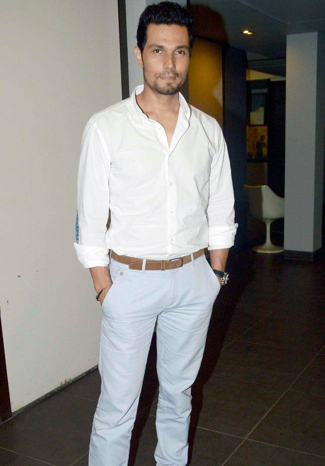 ऐश्वर्या ने किया 'सरबजीत' को प्रमोट, इमरान हाशमी प्रेस कॉन्फ्रेंस में आए नजर