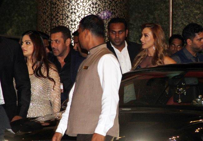 प्रीति जिंटा के रिसेप्शन में सलमान-यूलिया से लेकर शाहिद-मीरा