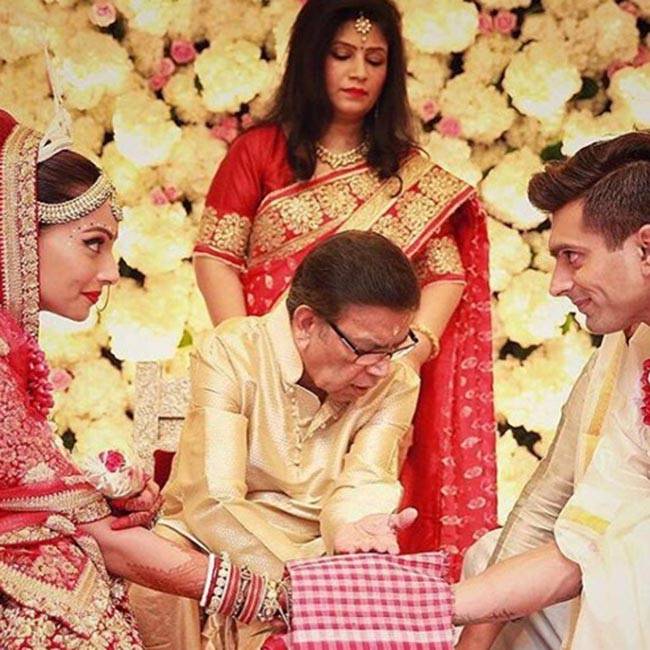 मिस ना करें बिपाशा-करण की ग्रैंड वेडिंग की ये तस्वीरें