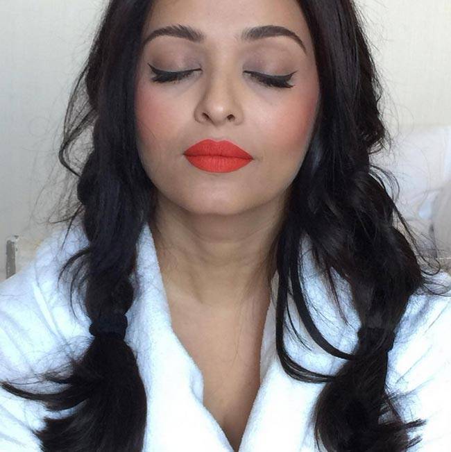 कान फेस्टिवल में ऐश्वर्या की बैक स्टेज तस्वीरें आईं सामने