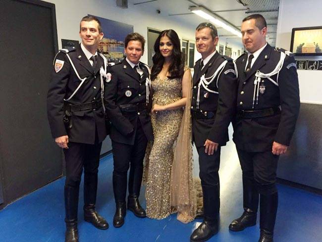 कान फेस्टिवल में ऐश्वर्या का छाया सुनहरा जादू