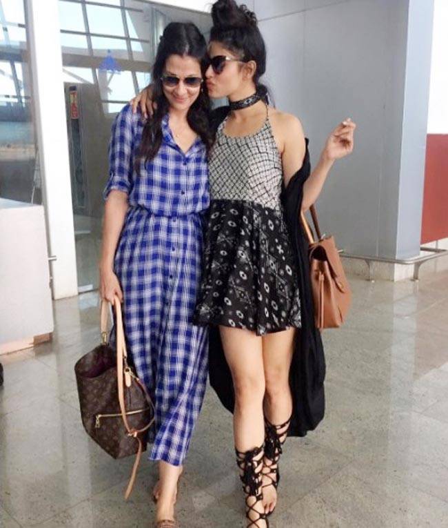 'नागिन' फेम मौनी रॉय गोवा में कर रही हैं मौज मस्ती