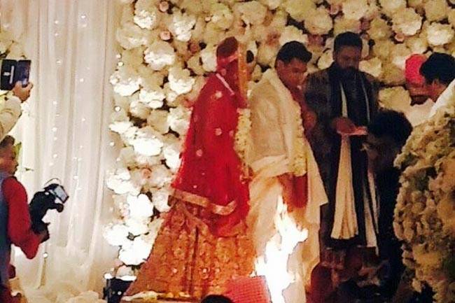 एक दूजे के हुए करण-बिपाशा, देखें शादी का एल्बम...