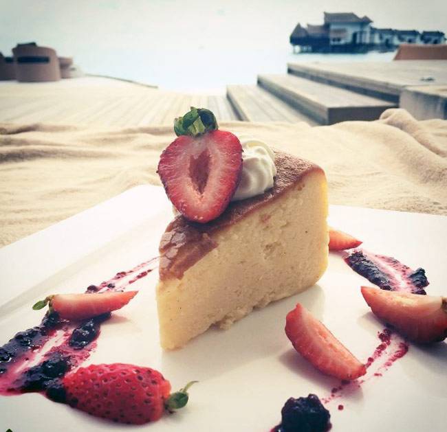 हनीमून पर गए बिपाशा-करण ने की अपने बेडरूम की तस्वीर शेयर