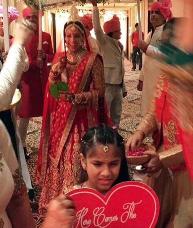 एक दूजे के हुए करण-बिपाशा, देखें शादी का एल्बम...