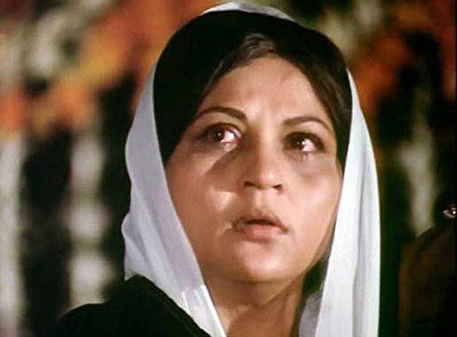 ये हैं बॉलीवुड के सुपर ड्रमैटिक 'मां' वाले डायलॉग...