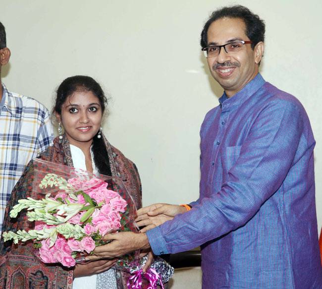 अभिषेक-रितेश 'हाउसफुल 3' की प्रमोशन में जुटे, एयरपोर्ट पर नजर आईं दीया