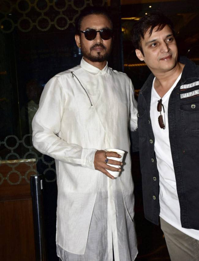 इरफान ने बेटे के साथ दिखाया 'मदारी' का ट्रेलर