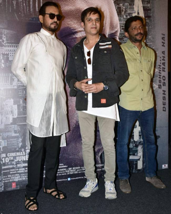 इरफान ने बेटे के साथ दिखाया 'मदारी' का ट्रेलर