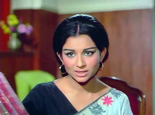 ये हैं बॉलीवुड के सुपर ड्रमैटिक 'मां' वाले डायलॉग...