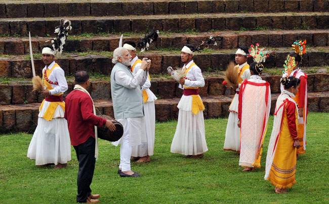 जब मेघालय में PM मोदी ने बजाया नगाड़ा