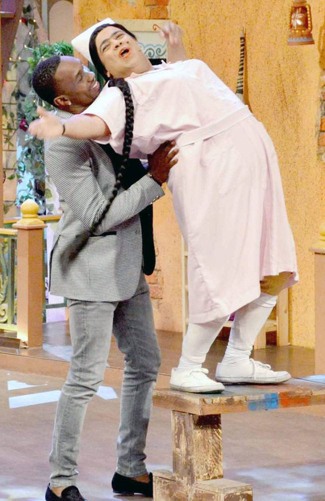 कपिल शर्मा के शो में डांडिया करते नजर आए ब्रावो...