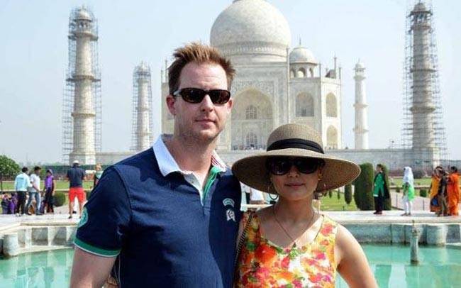 पति जीन गुडइनफ के साथ ताज का दीदार करने पहुंची प्रीति जिंटा