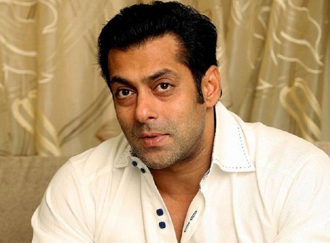 बॉलीवुड के सितारे जो BA पास भी नहीं हैं...