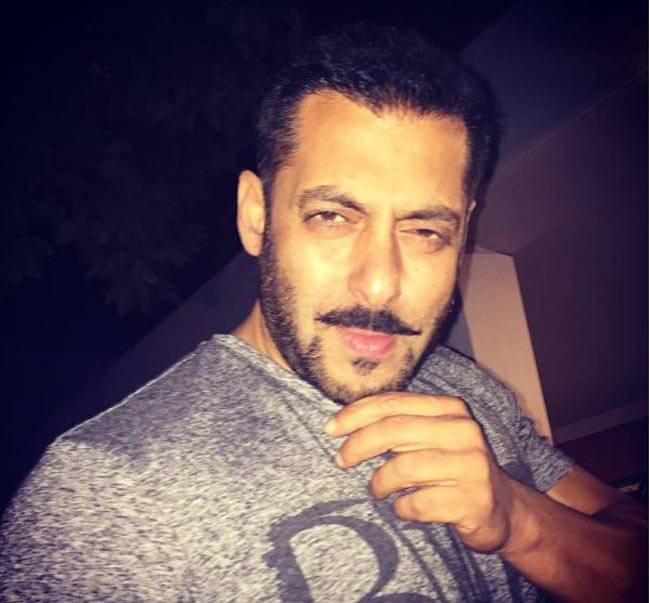 सलमान ने कहा- यूलिया की इज्जत की धज्ज‍ियां न उड़ाएं