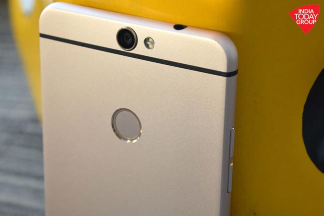 इस स्मार्टफोन में चला सकेंगे दो व्हाट्सएप अकाउंट...