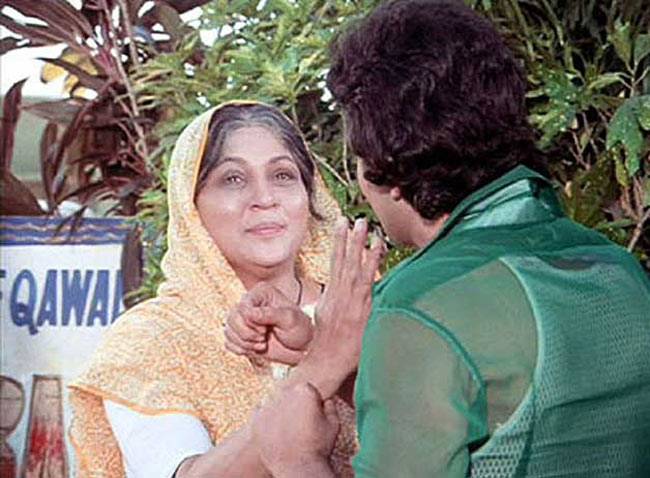 ये हैं बॉलीवुड के सुपर ड्रमैटिक 'मां' वाले डायलॉग...