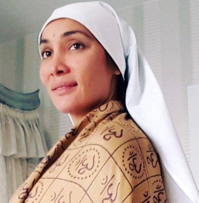 'बिग बॉस' की ये बोल्ड कंटेस्टेंट अब बन गईं है नन...