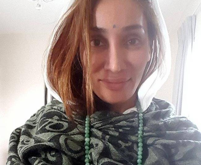 'बिग बॉस' की ये बोल्ड कंटेस्टेंट अब बन गईं है नन...