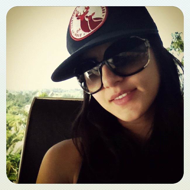 Happy B'day सनी लियोन