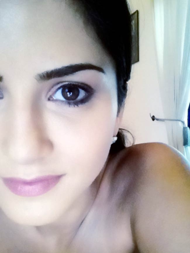 Happy B'day सनी लियोन