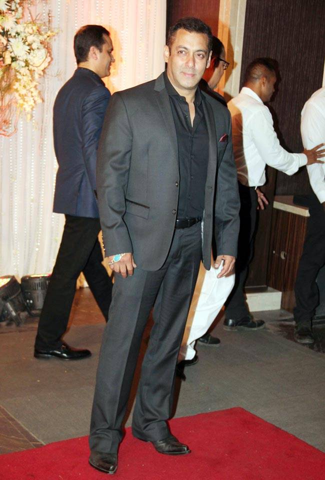 इन बॉलीवुड सितारों ने की बिपाशा-करण के रिसेप्शन में शिरकत