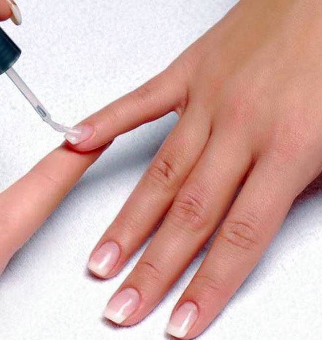 6 आसान स्टेप परफेक्ट नेल पॉलिश लगाने के