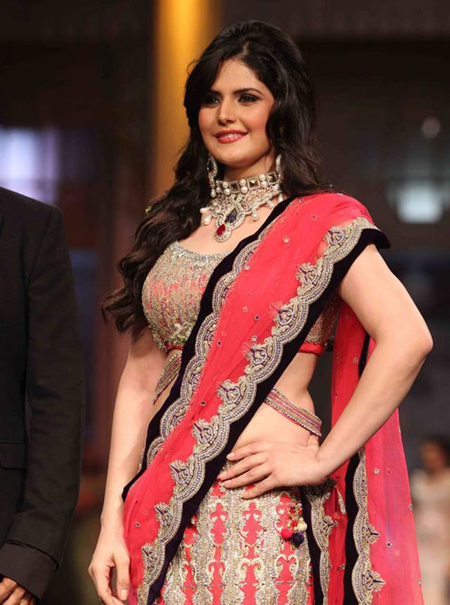 खूबसूरत एक्ट्रेस जरीन खान के बर्थडे पर देखें उनकी चुनिंदा तस्‍वीरें