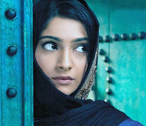 Happy Birthday: बिंदास सोनम कपूर का 'फिल्‍मी सफरनामा'