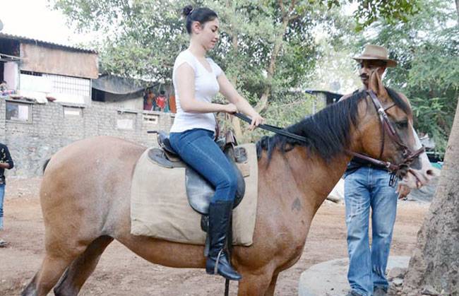 'बाहुबली 2' के लिए ऐसे तैयारी कर रही हैं तमन्ना, देखें तस्वीरें